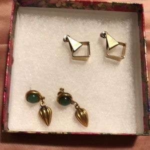 Two pr earrings 1 Avon both post style 1 grn stone